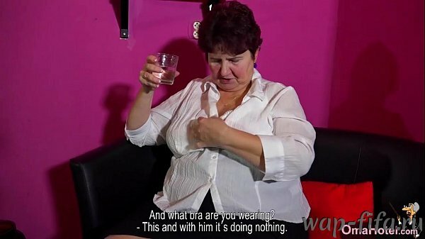 Смотреть порно старик и молоденькая медсестра